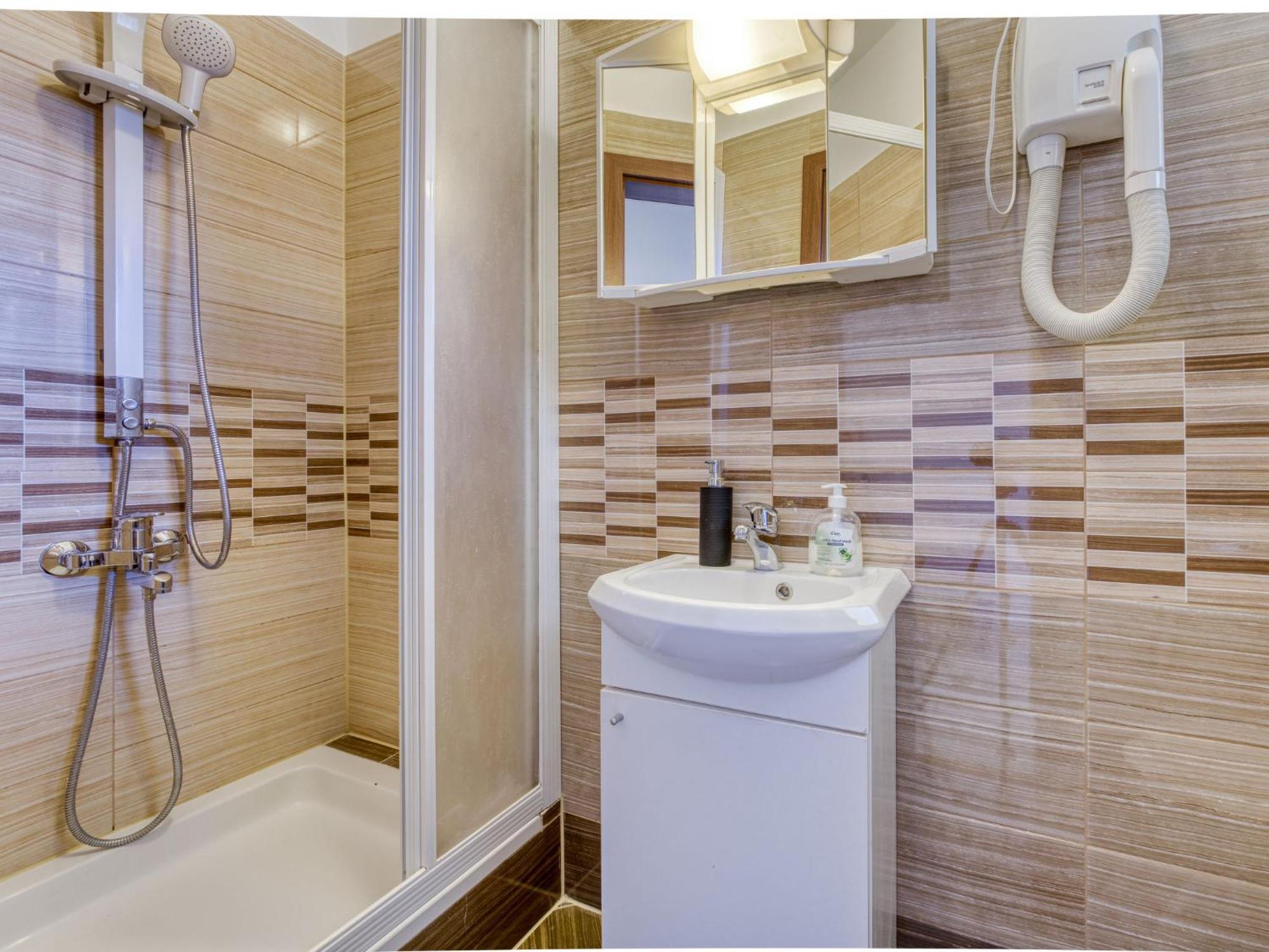 Apartment Laurus-1 By Interhome 로브란 외부 사진